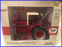 116 International Harvester 986 Tractor Black Stripe Prestige Edition 442030TP