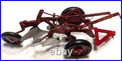 11 Pieces Diecast Tractor International Harvester FARMALL With Implements 116
