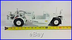 125 First Gear IH International Harvester 433 Pan Scraper Tractor WHITE
