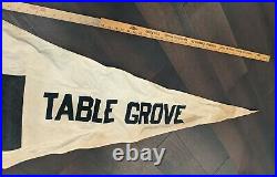 1950s IH INTERNATIONAL TRACTOR, TABLE GROVE, ILLINOIS 6 FT. ADV'G CLOTH PENNANT