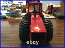 1984 1/16 Ertl International Harvester 7488 2+2 tractor single wheels