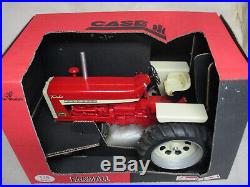 (1999) International Harevester Farmall 1206 Toy Tractor, 1/8 Scale, NIB