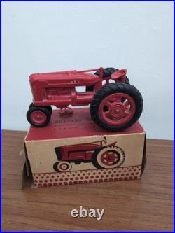 1/16 1950s Product Miniatures International Harvester M Farmall Tractor With Box