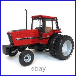 1/16 2016 National Farm Toy Museum International Harvester 3688 with Duals 14985