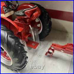 1/16 ERTL IH International Harvester Farmall 560 with Disk NEW IN BOX ZFN44223