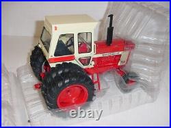 1/16 ERTL International 1466 Dealer Edition Tractor WithDuals WithBox