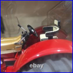 1/16 ERTL International Harvester 1026 Gold Demonstator Tractor (40th Ann.)