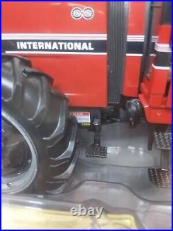 1/16 ERTL International Harvestor 6588 Precision Key Series #7 DAMAGED