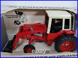 1/16 ERTL International Tractor 1586 With Front Loader