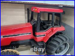 1/16 Ertl Case International 7130 Toy Tractor In Box IH Farmall Harvester