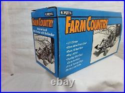 1/16 Ertl Farm Country International 1586 Toy Tractor With Endloader In Box