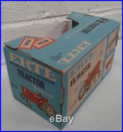 1/16 Ertl Farm Toy IH International Harvester 544 Tractor Wide Front in blue box