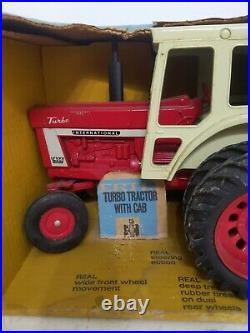 1/16 Ertl Farm Toy International 1466 Toy Tractor blue box