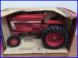 1/16 Ertl Farm Toy International 966 Tractor WithOriginal Box