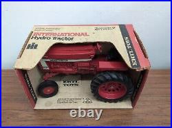 1/16 Ertl Farm Toy International 966 Tractor WithOriginal Box