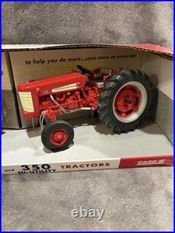 1/16 Ertl Farm Toy International Harvester 330 AND 350 Utility Tractor Set