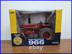 1/16 Ertl Farm Toy International Harvester 966 Tractor FFA