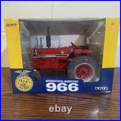 1/16 Ertl Farm Toy International Harvester 966 Tractor FFA