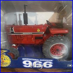 1/16 Ertl Farm Toy International Harvester 966 Tractor FFA
