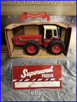 1/16 Ertl Farm Toy International Harvester IH 3588 2+2 4WD Tractor