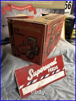 1/16 Ertl Farm Toy International Harvester IH 3588 2+2 4WD Tractor