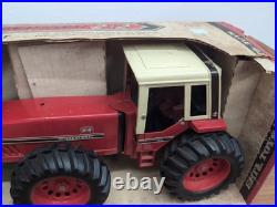 1/16 Ertl Farm Toy International Harvester IH 3588 2+2 4WD Tractor #2
