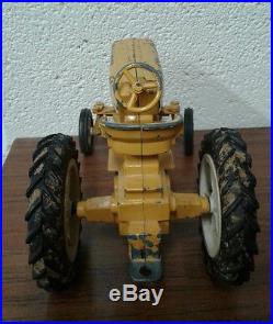 1/16 Ertl Farm Toy International Harvester Yellow Industrial 2644 Tractor