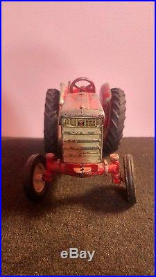 1/16 Ertl Farm Toy Vintage International Harvester 340 toy tractor Utility