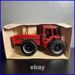 1/16 Ertl International 7488 2+2 Toy Tractor In Box Case IH Farmall Harvester