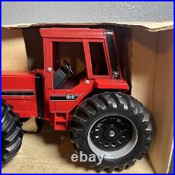 1/16 Ertl International 7488 2+2 Toy Tractor In Box Case IH Farmall Harvester