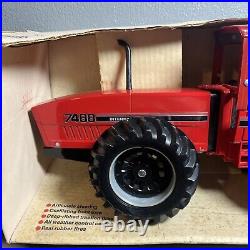 1/16 Ertl International 7488 2+2 Toy Tractor In Box Case IH Farmall Harvester