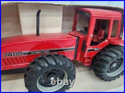 1/16 Ertl International 7488 2+2 Toy Tractor In Box Case IH Farmall Harvester