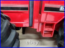 1/16 Ertl International 7488 2+2 Toy Tractor In Box Case IH Farmall Harvester