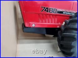 1/16 Ertl International 7488 2+2 Toy Tractor In Box Case IH Farmall Harvester