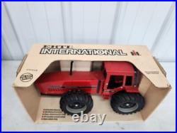 1/16 Ertl International 7488 2+2 Toy Tractor In Box Case IH Farmall Harvester