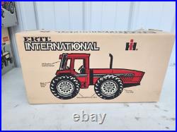 1/16 Ertl International 7488 2+2 Toy Tractor In Box Case IH Farmall Harvester