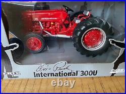 1/16 Ertl International Harvester 300u Tractor Elvis Presley