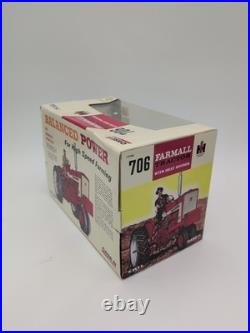 1/16 Ertl International Harvester Farmall Tractor 706 WithHeat Houser