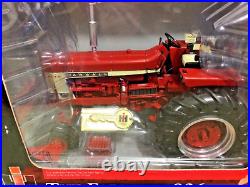 1/16 Farmall 806 Precision Key Series #4 wide front tractor New in the box