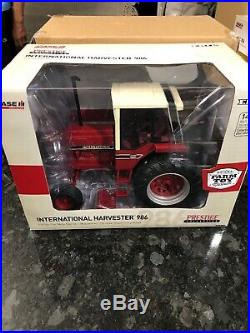 1/16 IH 986 Wide Front Tractor withCab & Weights, 2019 National Farm Museum Toy