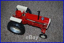 1/16 IH International Harvester Farmall 1206 tractor 1993 Canadian toy show ed