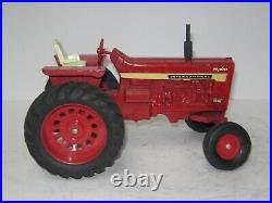 1/16 INTERNATIONAL HARVESTER 1026 HYDRO 1970 vintage/some playwear