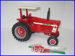 1/16 INTERNATIONAL HARVESTER 1066 ROPS CANADIAN SHOW no box 2009
