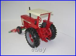 1/16 INTERNATIONAL HARVESTER 1066 ROPS CANADIAN SHOW no box 2009