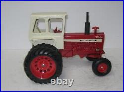 1/16 INTERNATIONAL HARVESTER 1256 withDUALS & FIRESTONE FRONTS repaint/1970vintage