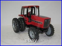 1/16 INTERNATIONAL HARVESTER 5488 MFWD withDUALS centennial edition