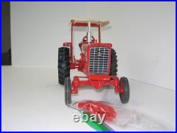 1/16 INTERNATIONAL HARVESTER 656 withROPS CANADIAN SHOW no box 1998