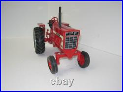 1/16 INTERNATIONAL HARVESTER 766 WIDE-FRONT CANADIAN SHOW no box 2012