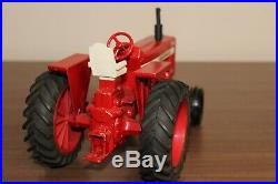 1/16 I. H 1026 Hydro Nice Vintage Tractor