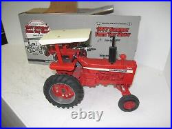 1/16 International Harvester 1026 Plow Tractor Summer Toy Show Edition Nib